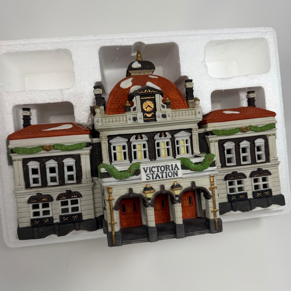 Department 56 Heritage Village Collection Dickens Series Victoria Station